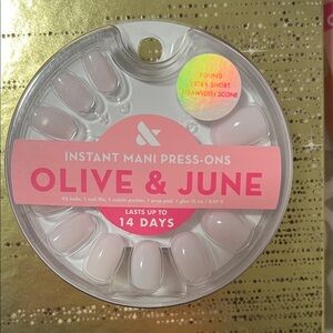 Olive & June Instant Press-Ons in Strawberry Scone